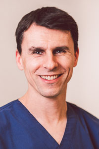 Dr. Dr. Martin Fricke - Facharzt für Mund-Kiefer-Gesichtschirurgie - Zertifizierter Implantologe (DGI)