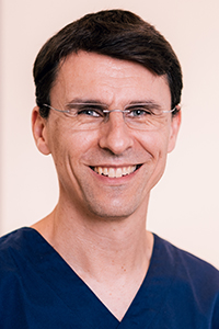 Dr. Dr. Martin Fricke - Facharzt für Mund-Kiefer-Gesichtschirurgie - Zertifizierter Implantologe (DGI)